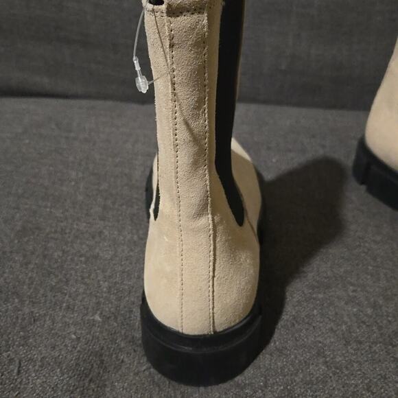 Cruza Tendencia Suede Lug Sole Chelsea Boots NWOT‎ - Picture 3 of 5